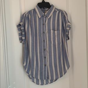 super cute japna button up!